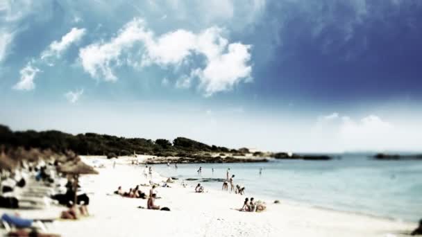 Bella scena sulla spiaggia in colonia sant jordi a Maiorca — Video Stock