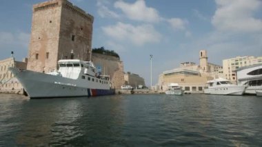marseille vieux port Timelapse tekneleri ve yatlar demirli