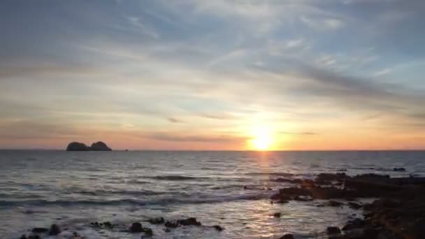 Timelapse dramatické západu slunce v pobřežním městě mazatlan — Stock video