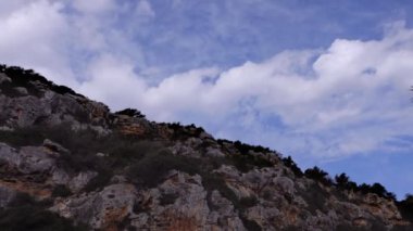 cliffside geçerken bulutlar