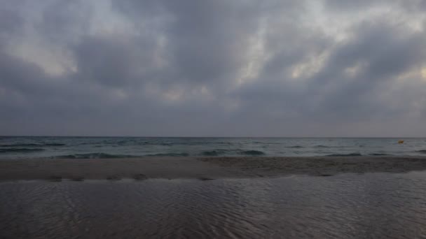 Krásné pobřeží a průzračně modré moře, menorca — Stock video