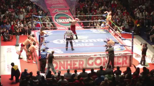 Ringside al famoso lucha libre wrestling messicano all'arena messicano — Video Stock