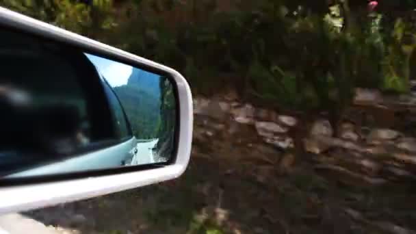 Blick aus dem Auto in die Berge von Monserrat, Spanien — Stockvideo