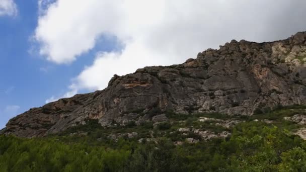Timelapse slavné a majestátní pohoří montserrat v Katalánsku — Stock video