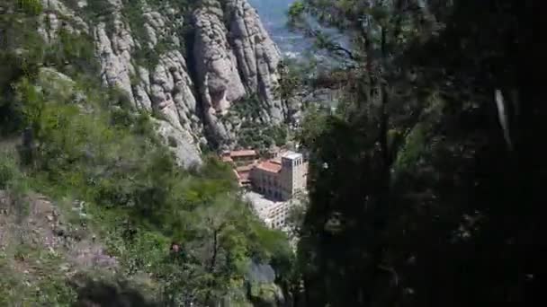 Pociągiem do góry montserrat monasteryin — Wideo stockowe