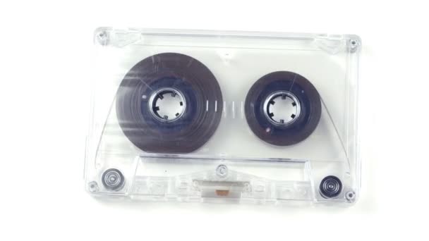 Close-up van een muziek-cassette — Stockvideo