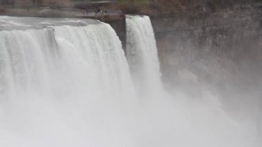 Niagara Şelalesi, ABD ve Kanada