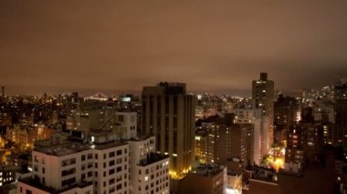 Geceleri Timelapse manhattan Skyline yüksek bir noktadan kaydırma