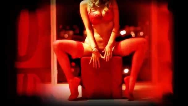 Сексуальна еротична жінка в готельному номері — стокове відео