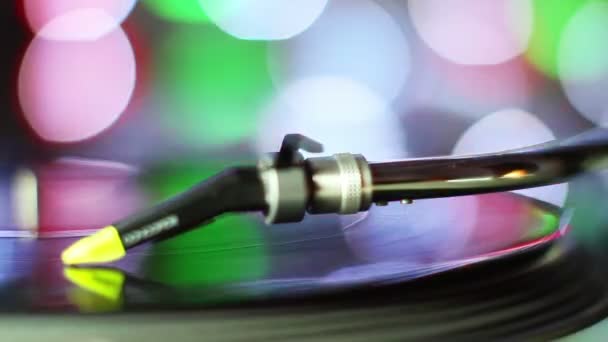 Close-up of the needle of dj record player — Stock Video