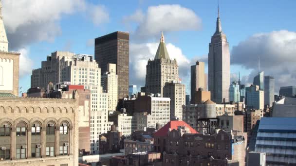 Zeitraffer der Skyline von Midtown Manhattan mit dem Empire State — Stockvideo