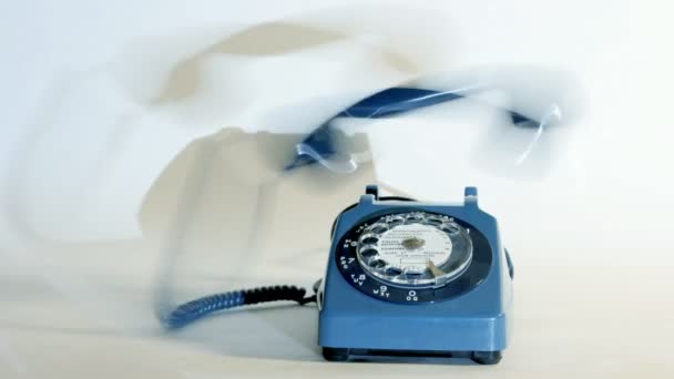Остановка телефонного звонка в старом стиле — стоковое видео