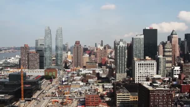 Panning vídeo of midtown manhattan skyline — Vídeo de Stock