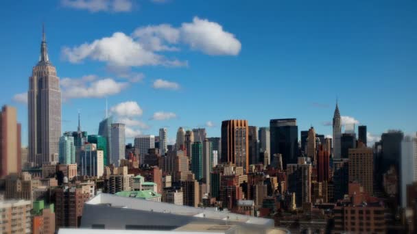 높은 유리한 지점에서 맨해튼 스카이 라인의 보기 — 비디오