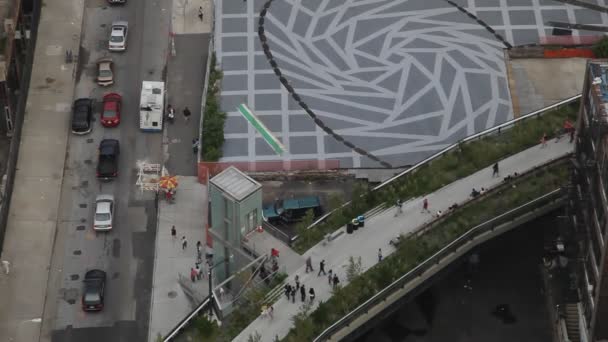 Looking down onto the new highline park in new york — Stock Video