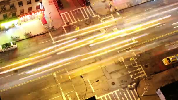Regardant vers le bas sur une rue new york — Video