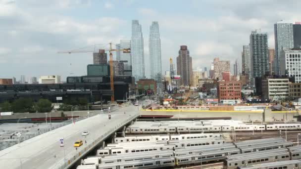 Zeitraffer der Skyline von Midtown Manhattan von einem hohen Aussichtspunkt — Stockvideo