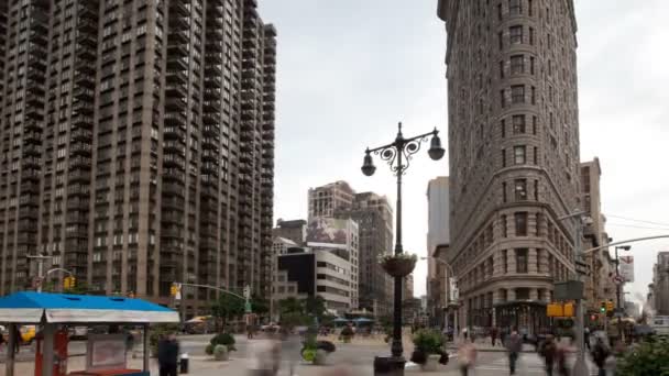 Time-lapse of the flatiron building in New york — стоковое видео