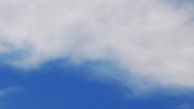 Tepegöz tarafından geçerken bulutlar