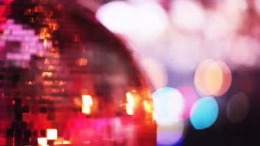 bir gece kulübünde bir glitterball close-up soyut atış