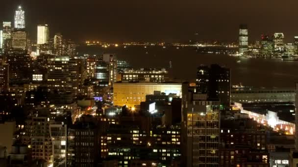 높은 유리한 지점에서 맨해튼 스카이 라인의 보기 — 비디오