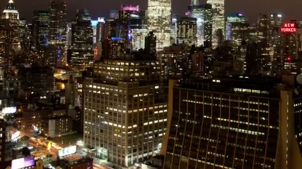 Vista do horizonte de Manhattan a partir de um ponto de vista elevado — Vídeo de Stock