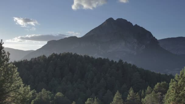 Zeitraffer der wunderschönen Pedraforca-Berglandschaft — Stockvideo