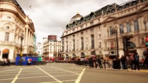 Cena de rua de piccadilly circo, Londres, Inglaterra — Vídeo de Stock