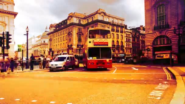 Scena ulicy piccadilly circus, Londyn, Anglia — Wideo stockowe