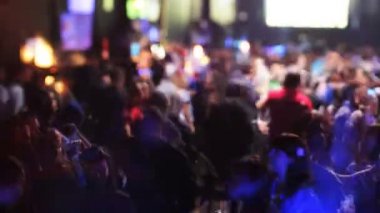 Barselona'nın en büyük kulüpte dans kalabalık razzmatazz