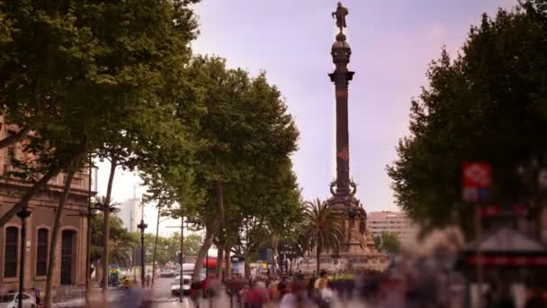 Σπεύδουν για στον δρόμο las ramblas — Αρχείο Βίντεο