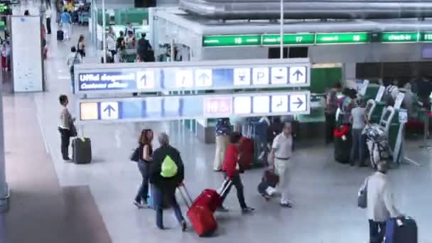 El check in en la zona de roma aeropuerto internacional — Vídeo de stock