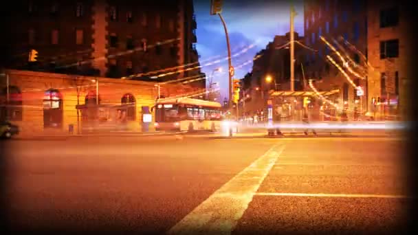 Rush of night time traffic on motorway — Stock Video