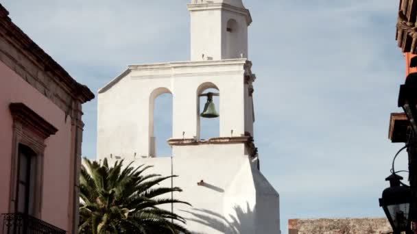 Timelapse of the church in San Miguel de allende — стоковое видео