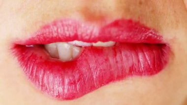 Kadının dudakları