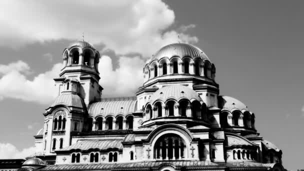 Timelapse shot of Alexander Nevsky church in central sofia — Stock Video