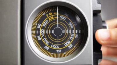 eski bir retro radyo dairesel radyo arama Close-Up