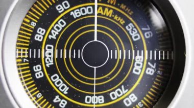 eski bir retro radyo dairesel radyo arama Close-Up