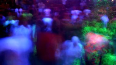 gece kulübünde lazer gösterisi