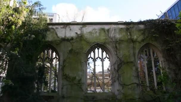 Londra'daki eski kilise — Stok video