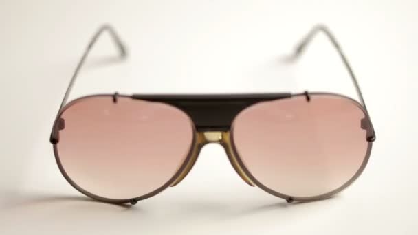 Una colección de gafas de sol retro increíbles diferentes — Vídeos de Stock