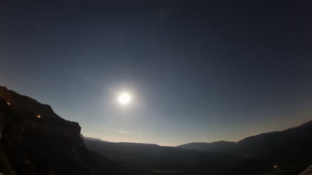 Úplněk noční timelapse krásné tavatet hory — Stock video