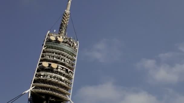 Zeitraffer-Aufnahme des Torre de Collserola — Stockvideo