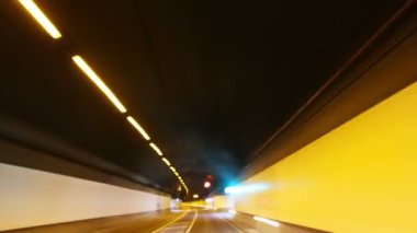 timelpase bir tünel ışıkları ile sürüş