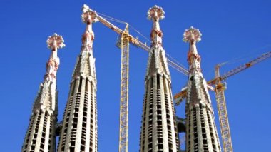 ünlü ve ikonik sagrada familia inşaat çalışmaları