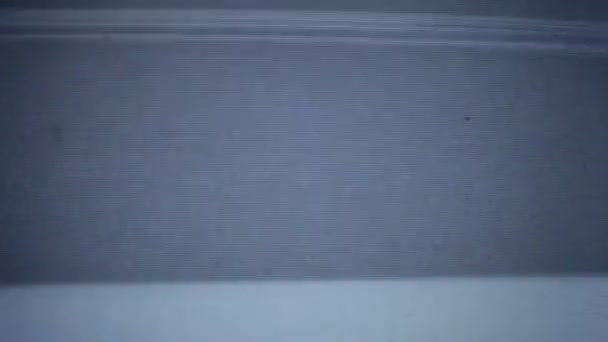 Bruit statique et électronique capté à partir d'un vieux téléviseur 