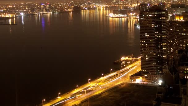 Uitzicht op de skyline van manhattan vanaf een hoog uitkijkpunt — Stockvideo