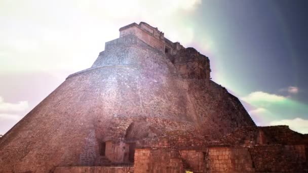 Час перетину руїн майя на uxmal — стокове відео