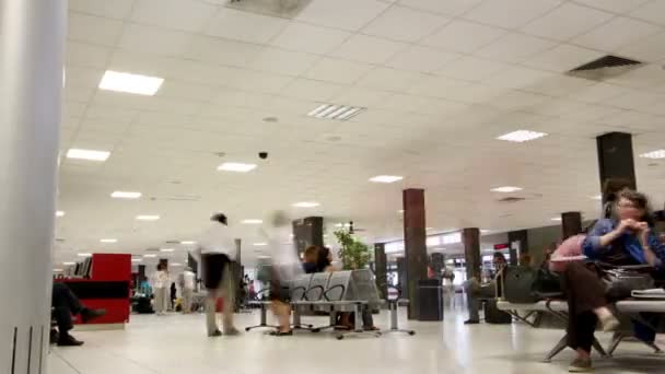 Rome airport waiting lounge — Stock Video