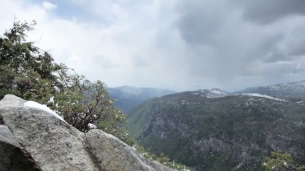 Bela paisagem no Parque Nacional de Yosemite — Vídeo de Stock